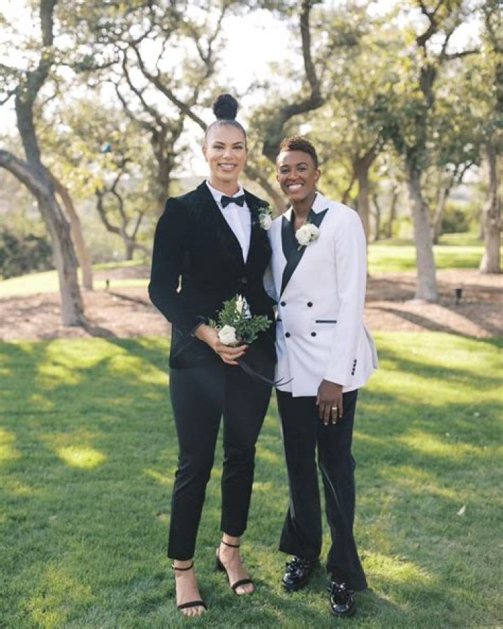 Alysha Newman Married, Boyfriend, Height, Age, Husband, Net Worth, Bio Facts