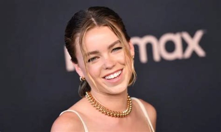 Cat Burns (Blower) Wiki, Bio, Age, Height, Weight, Boyfriend, Net Worth, Early Life, Facts