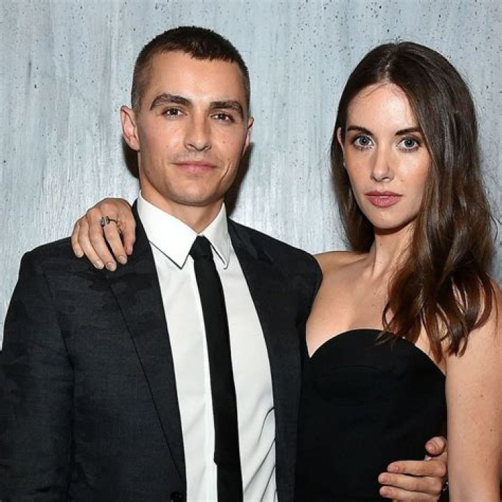 Does Alison Brie have a child? Is Alison Brie still married?