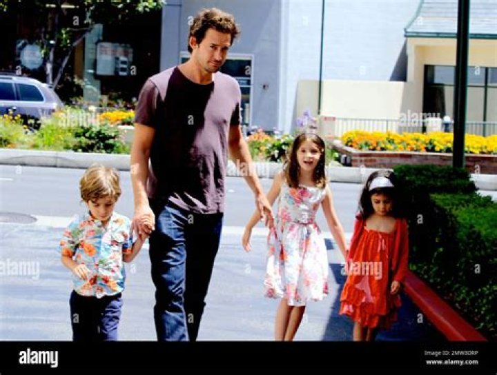 Does Thalie Kemp Has Kids? More On His Wife and Family