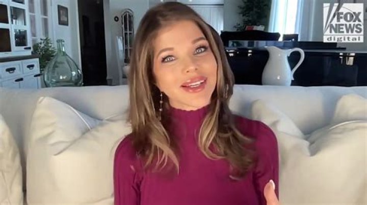 Donna D’Errico Viral Video on Twitter, Reddit