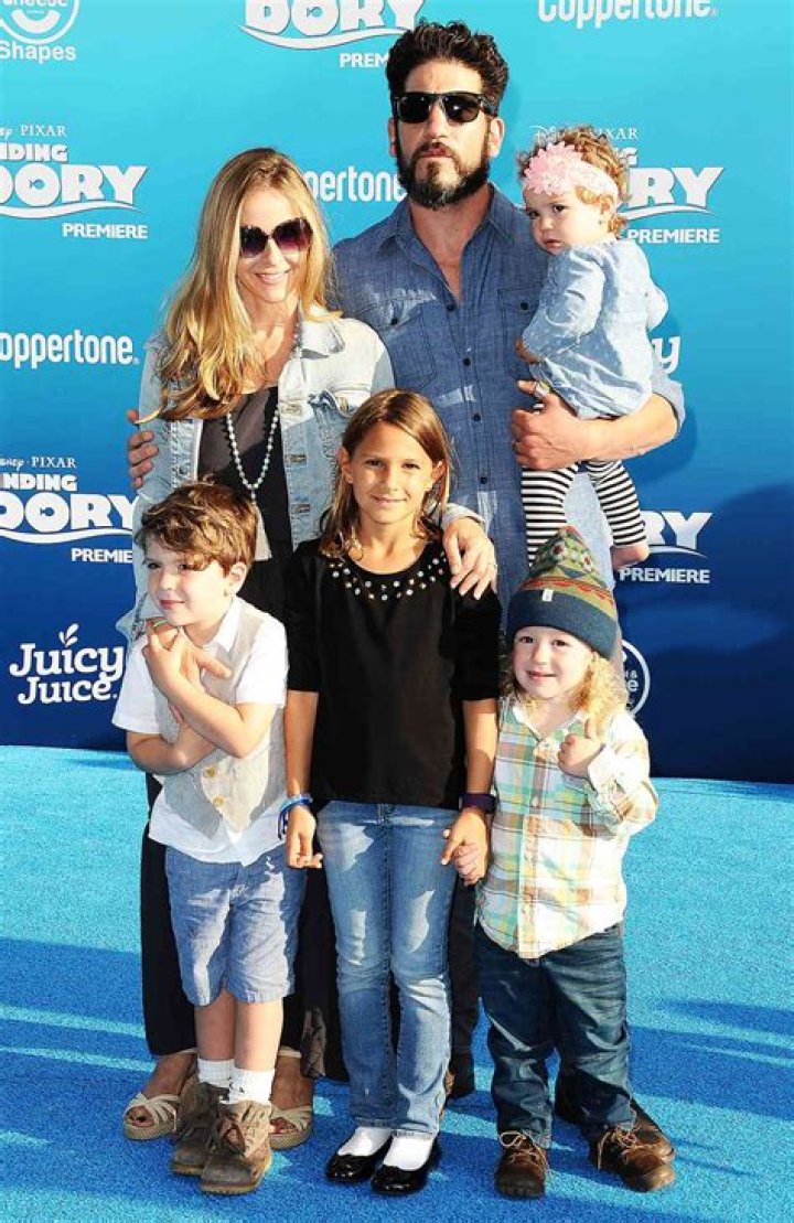 Erin Angle Bio, Wiki, Age, Family, Husband, Movies, Nursing and Net Worth