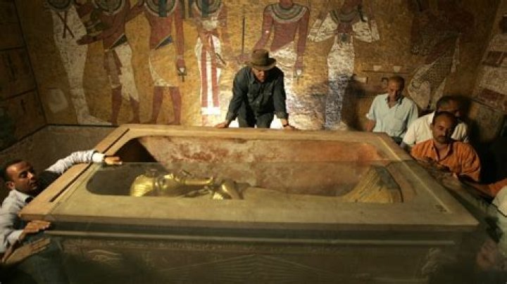 How old was king tuts father when he died