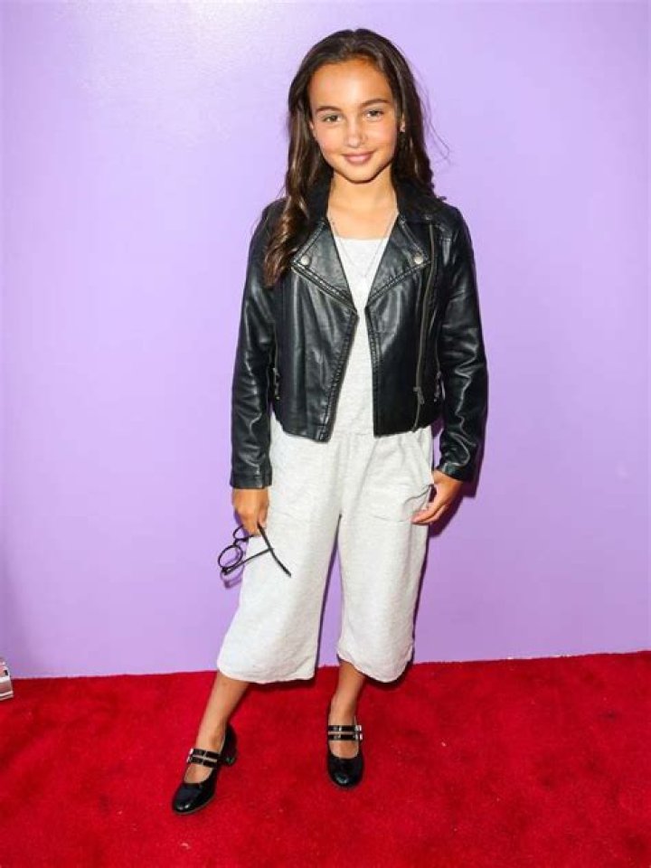 Kaylin Hayman Biography, Wiki, Age, Height, Parents, Net Worth, Movies and Phone Number