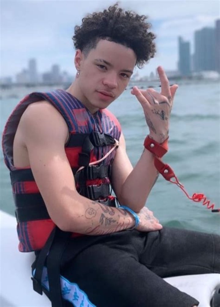 Lil Mosey: dating, net worth, tattoos, smoking & body facts