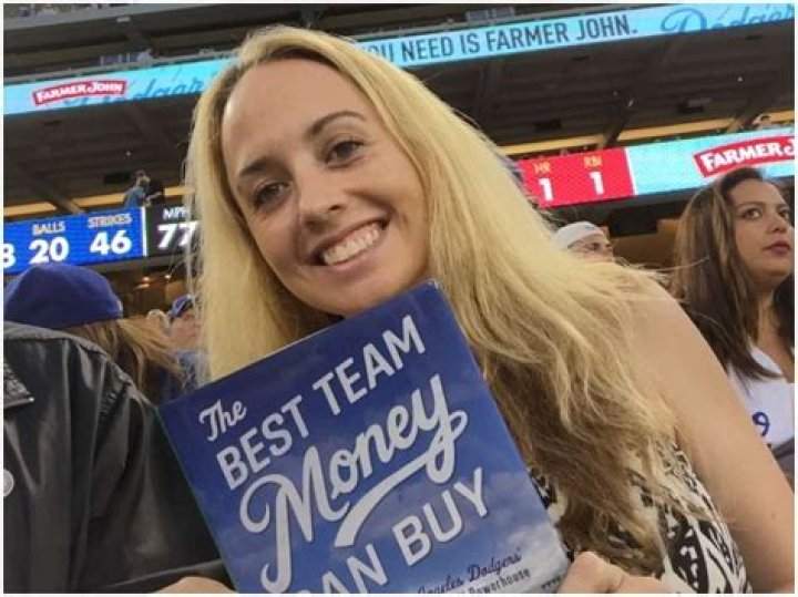 Molly Knight Age, Husband, biography Family, Net Worth, Twitter
