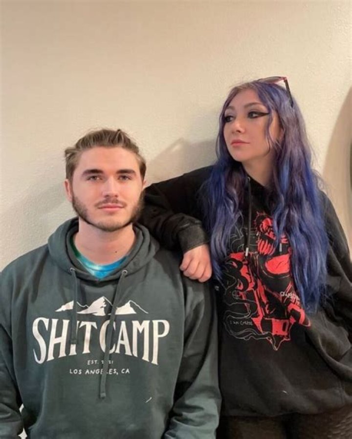 No, Jschlatt Girlfriend Is Not Pregnant – Fans Denied New Rumors On Twitter