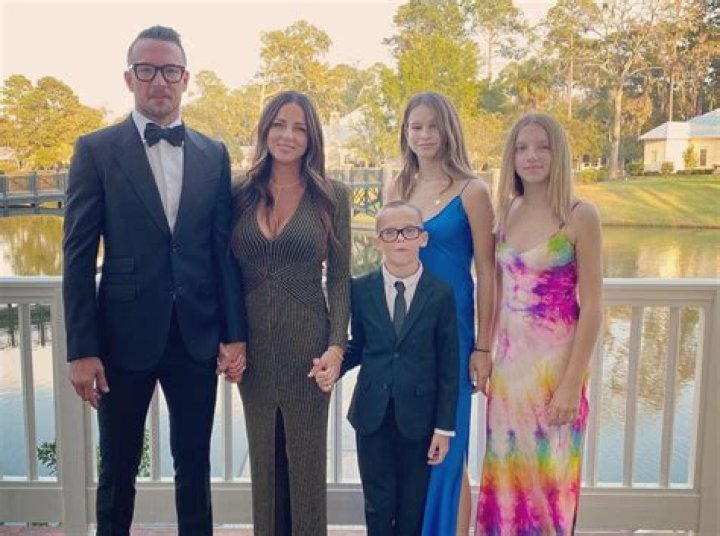 Pastor Carl Lentz Bio, Wiki, Age, Wife, Height, Family, Kids, Ranin Karim, Net Worth