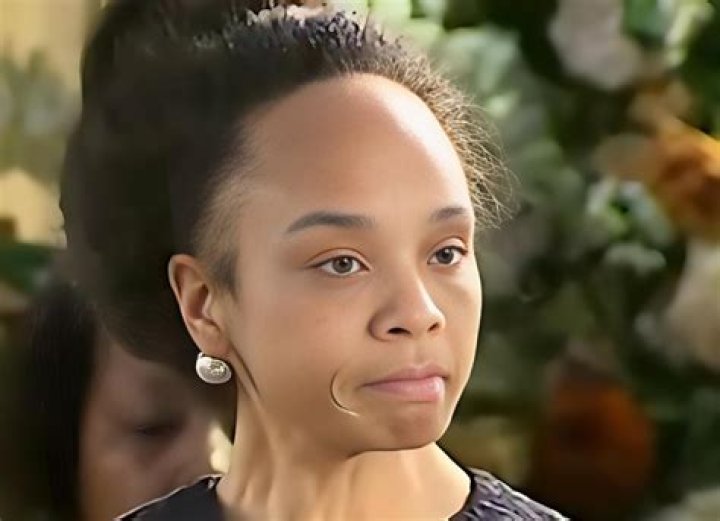 Who Is Jayne Rivera? Instagram Model Slammed For Disrespectful Pose At Her Father’s Funeral